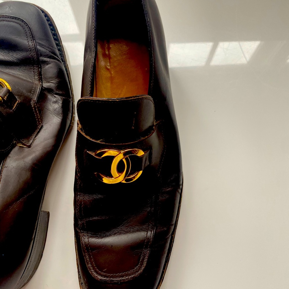Chanel CC loafers with stacked heel. Size 38.5. Narrow so fits more like 38